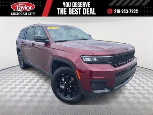 Used 2025 Jeep Grand Cherokee L Altitude w/ Trailer Tow Package image 1