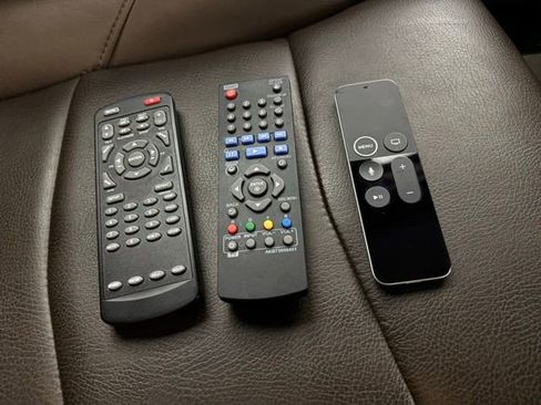 Used 2020 Chevrolet Express 2500 Explorer Limited SE w/ Enhanced Convenience Package image 35