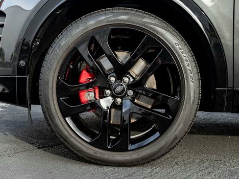 Used 2024 Land Rover Discovery Sport Dynamic SE image 11