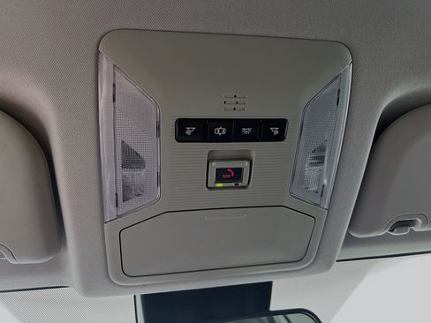 Used 2020 Toyota RAV4 LE FWD image 20