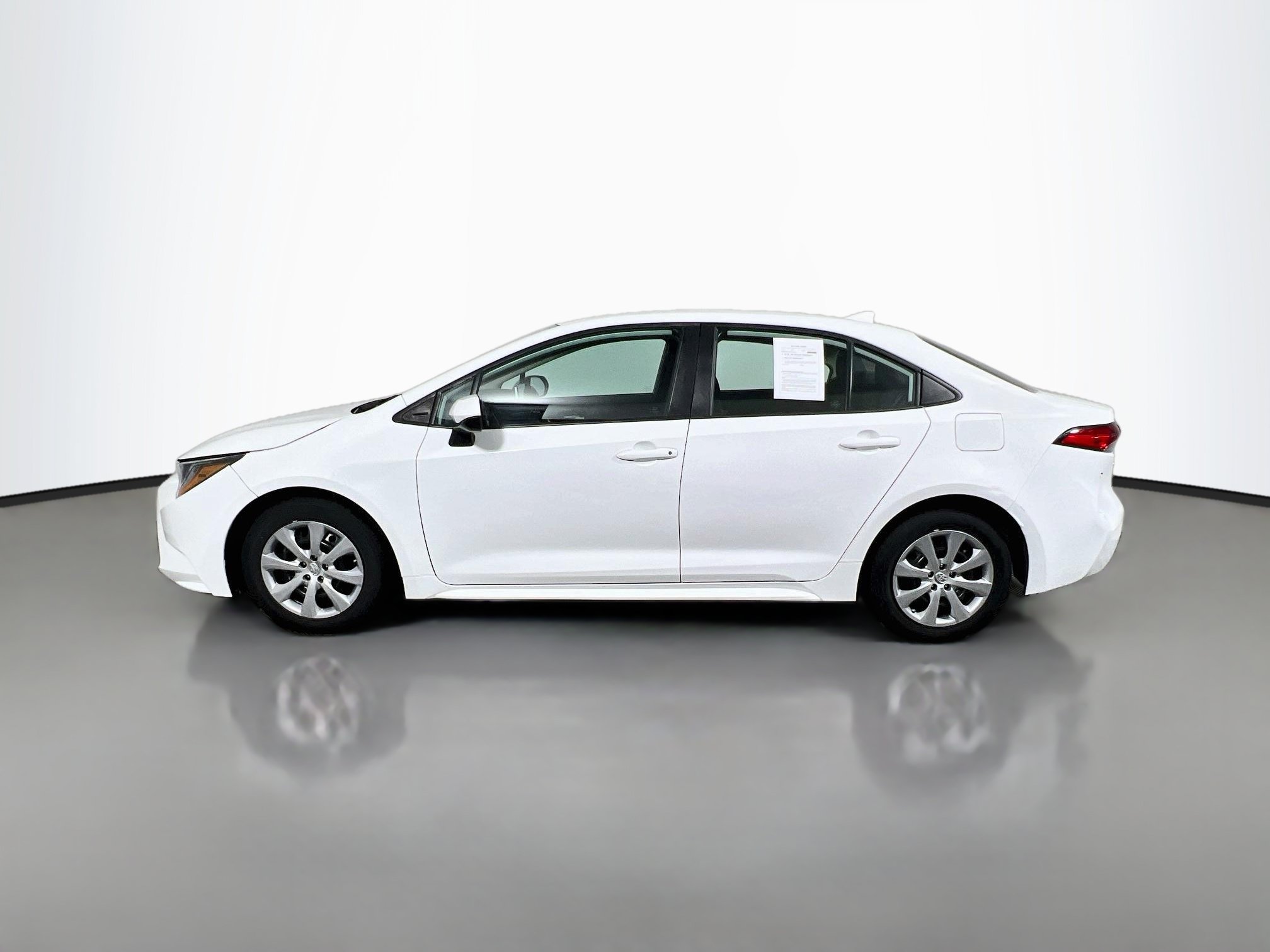 Used 2021 Toyota Corolla LE FWD image 8