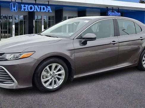 Used 2023 Toyota Camry LE image 4