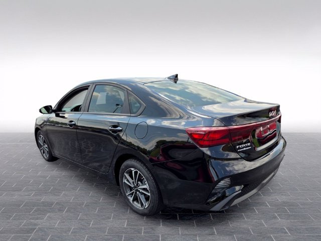 Used 2024 Kia Forte LXS w/ LXS Technology Package FWD image 5