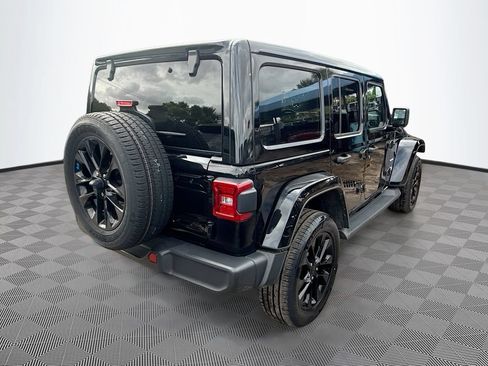 Used 2023 Jeep Wrangler Unlimited Sahara w/ Cold Weather Group AWD/4WD image 6