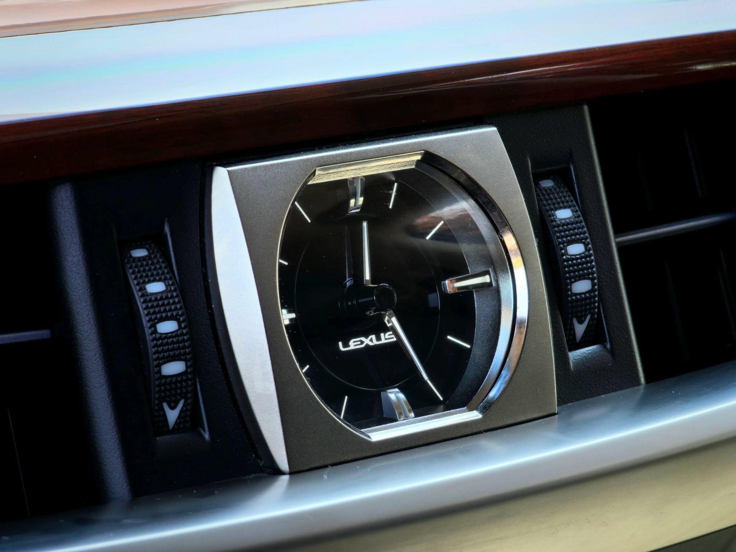 Used 2018 Lexus LX 570 4WD image 26
