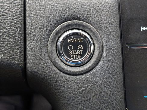 Used 2017 Ford Taurus SEL w/ Equipment Group 201A image 26