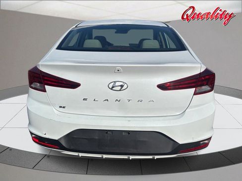 Used 2020 Hyundai Elantra SE FWD image 4