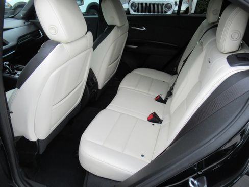 Used 2022 Cadillac XT4 Sport w/ Comfort Package FWD image 33