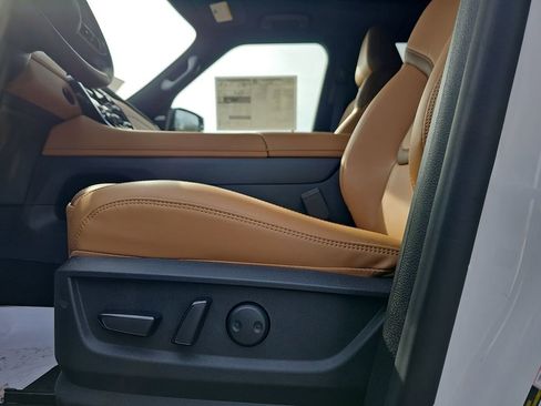 New 2026 Nissan Armada SL w/ Captain's Chari Seat Package image 35