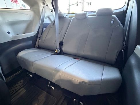 Certified 2023 Toyota Sienna XLE AWD/4WD image 35