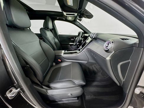 Used 2026 Mercedes-Benz GLC 300 image 31