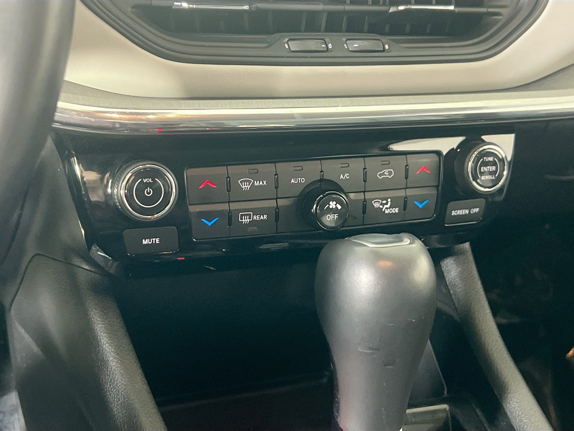 Used 2022 Jeep Compass Limited AWD/4WD image 15