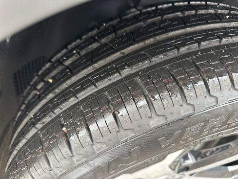 New 2026 Volkswagen Tiguan SE image 26