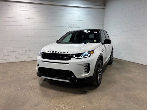New 2026 Land Rover Discovery Sport Landmark AWD/4WD image 2
