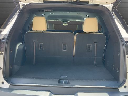 Used 2022 Chevrolet Traverse LS image 26