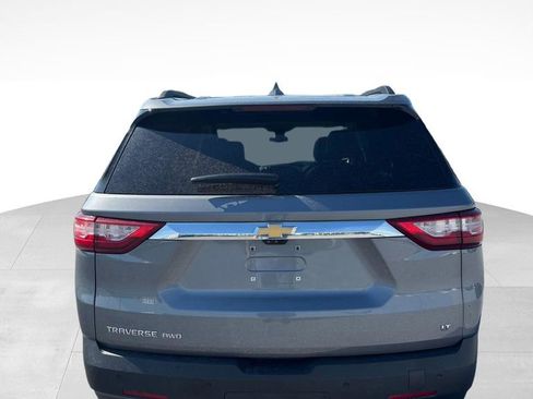 Used 2021 Chevrolet Traverse LT w/ LT Premium Package image 7