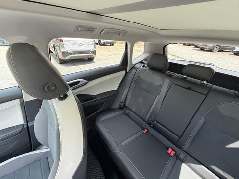 New 2026 Volkswagen Taos SE AWD/4WD image 29