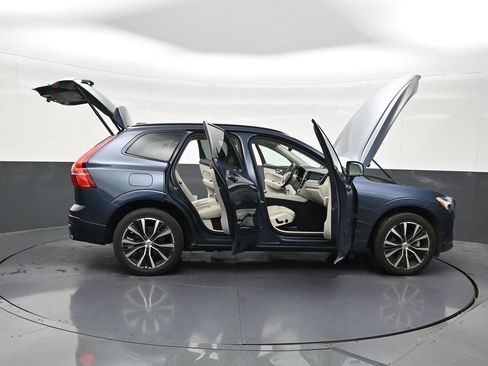 Used 2024 Volvo XC60 B5 Plus AWD/4WD image 31