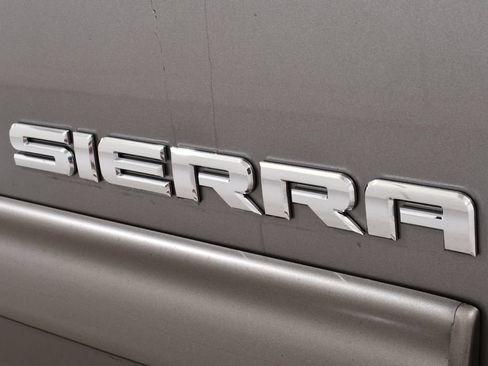 Used 2013 GMC Sierra 1500 SLT w/ SLT Convenience Package AWD/4WD image 16