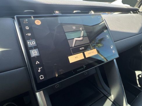 Used 2025 Land Rover Discovery Sport S image 29