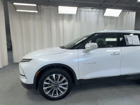 Used 2024 Chevrolet Blazer Premier w/ Driver Confidence II Package FWD image 6