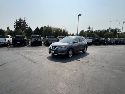 Used 2017 Nissan Rogue SV
