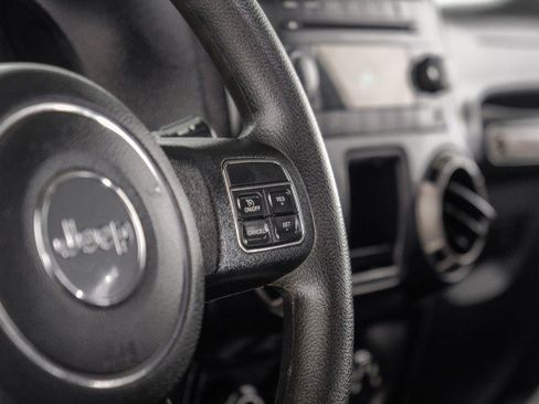 Used 2013 Jeep Wrangler Sport AWD/4WD image 16