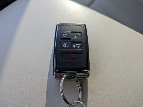 Used 2023 Land Rover Range Rover SE image 32