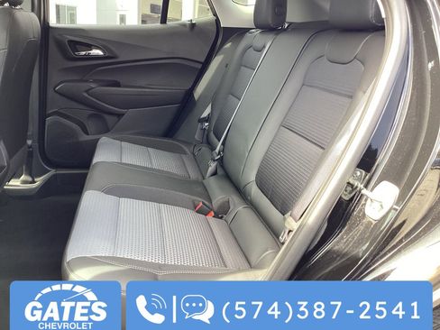 Used 2025 Chevrolet Trax LT w/ Driver Confidence Package FWD image 14