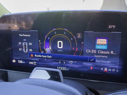 Certified 2025 Chevrolet Traverse High Country image 24