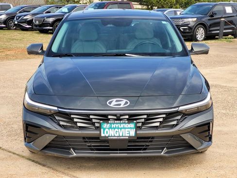 Used 2024 Hyundai Elantra Limited image 2