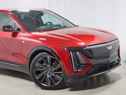 Used 2024 Cadillac Lyriq Sport image 2