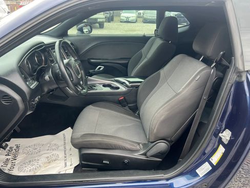 Used 2016 Dodge Challenger R/T w/ Driver Convenience Group image 11