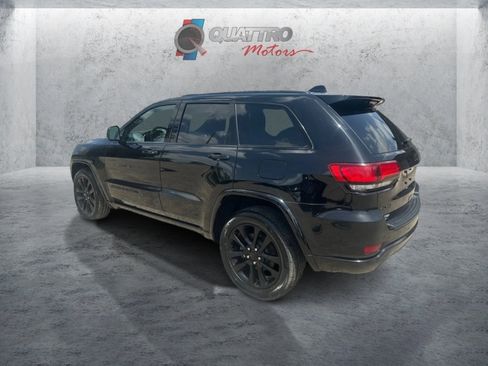 Used 2021 Jeep Grand Cherokee Laredo X AWD/4WD image 3
