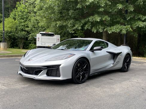 Used 2026 Chevrolet Corvette Z06 RWD image 5