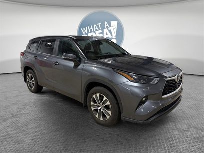 Used 2023 Toyota Highlander XLE