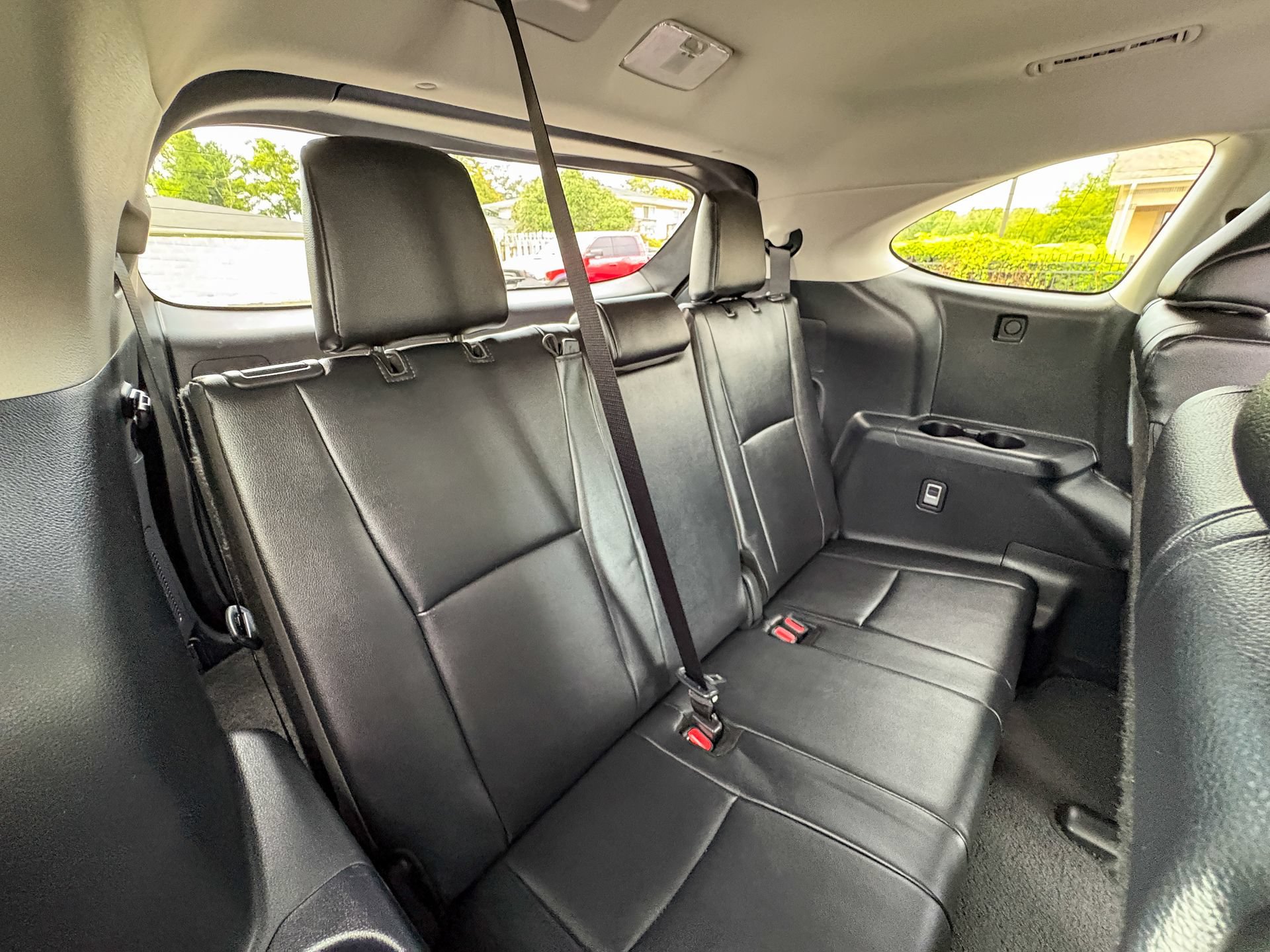 Used 2024 Toyota Highlander XLE AWD/4WD image 30