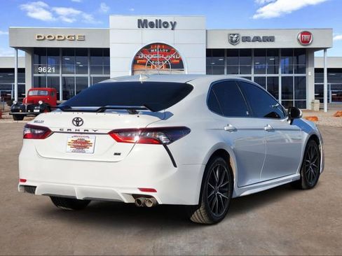 Used 2022 Toyota Camry SE FWD image 8