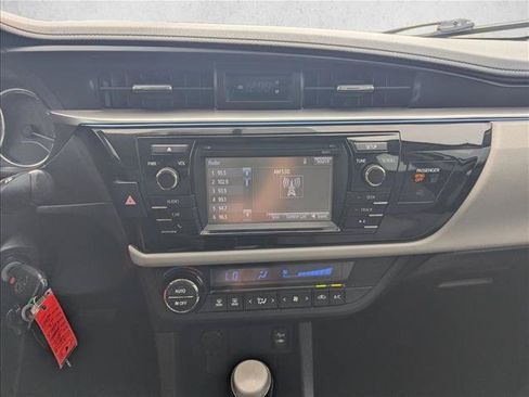 Used 2016 Toyota Corolla LE FWD image 14
