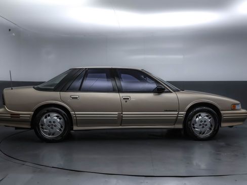 Used 1994 Oldsmobile Cutlass Supreme S FWD image 3