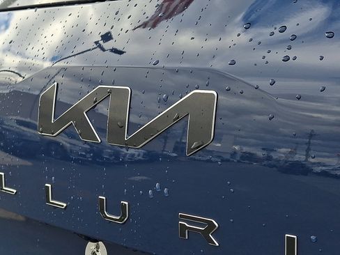 Used 2023 Kia Telluride EX w/ EX Captain's Chair Package image 30