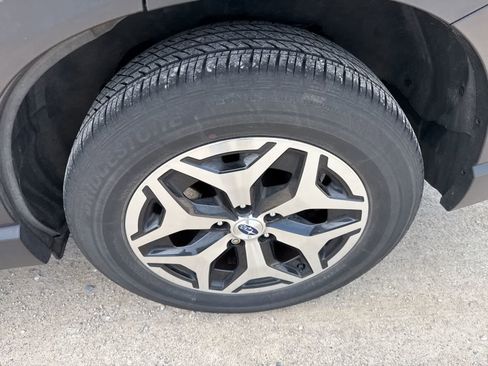 Used 2023 Subaru Forester Premium image 7
