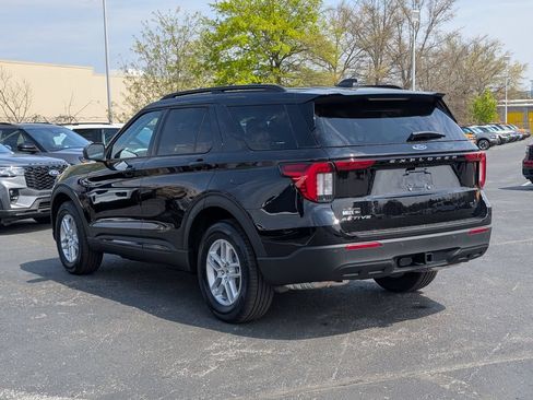 New 2026 Ford Explorer Active RWD image 4