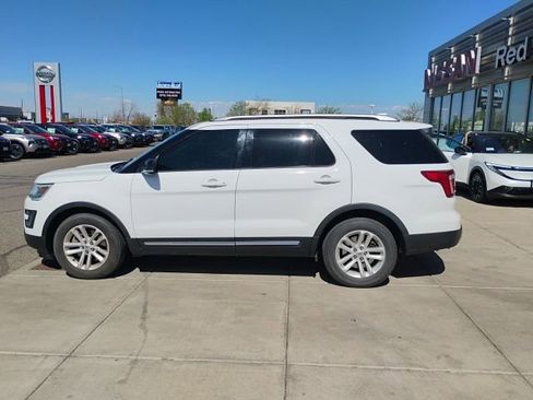 Used 2016 Ford Explorer XLT w/ Equipment Group 202A image 8