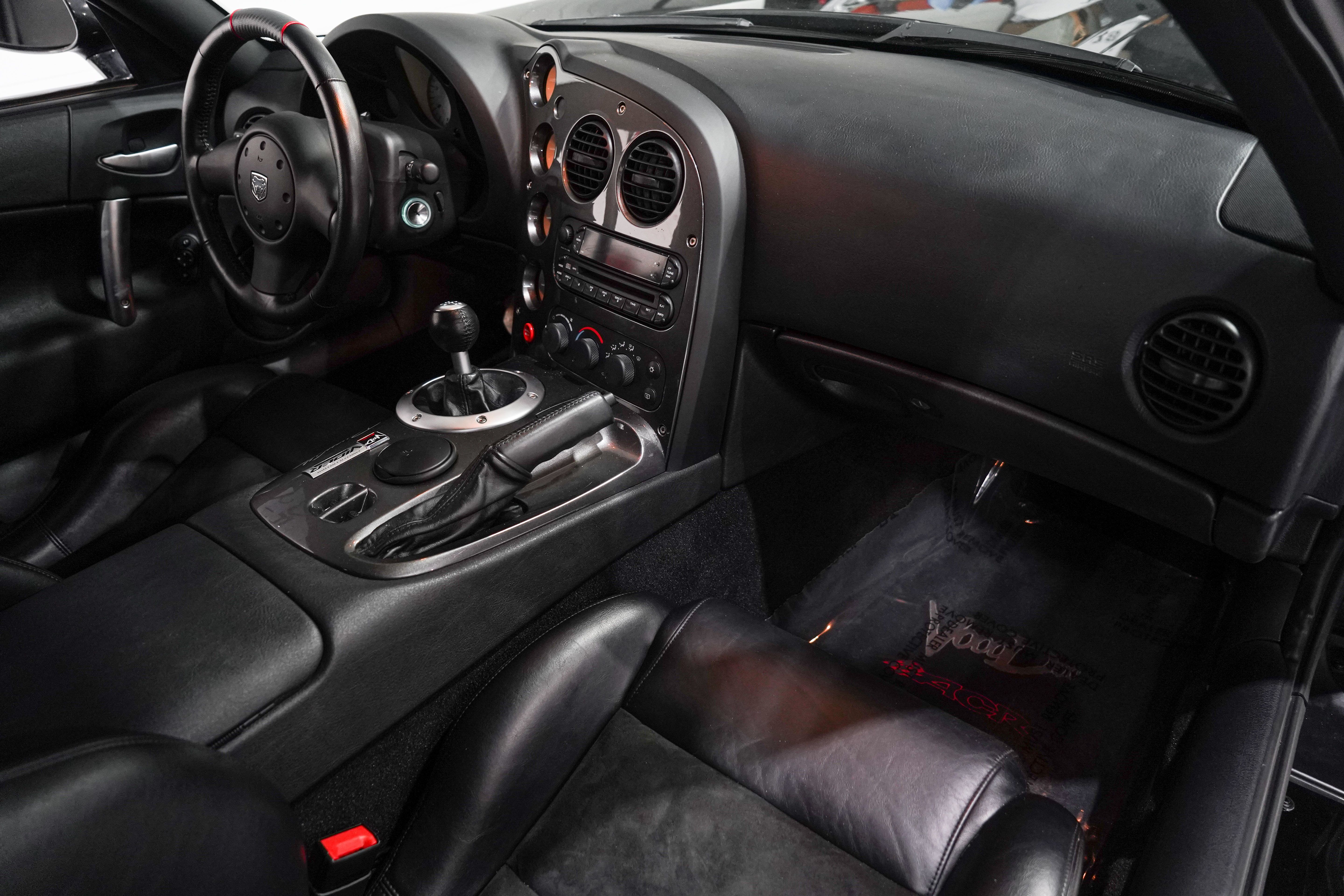Used 2010 Dodge Viper ACR RWD image 16