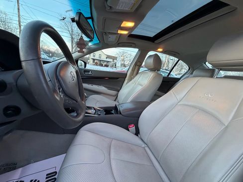 Used 2011 INFINITI G37 x Sedan w/ Premium Pkg image 10