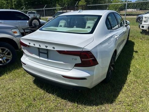 Used 2020 Volvo S60 T5 Momentum FWD image 12