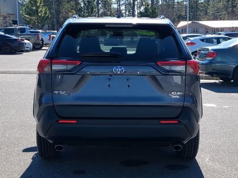 Used 2022 Toyota RAV4 XLE image 6