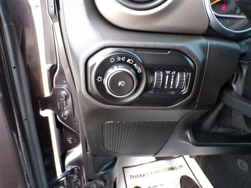 Used 2020 Jeep Wrangler Unlimited Sport image 31