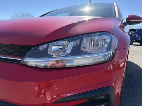 Used 2018 Volkswagen Golf 4-Door image 9